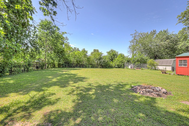 1111 Greenhill St, Murfreesboro, TN 37129 - view of yard featuring an outdoor fire pit