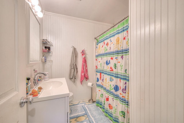 1111 Greenhill St, Murfreesboro, TN 37129 - full bath with vanity, toilet, and a shower with shower curtain