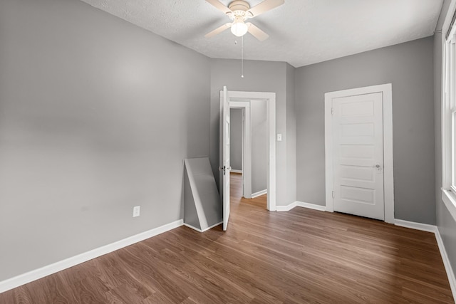 1007 Birdsall St, Old Hickory, TN 37138 - unfurnished room featuring a ceiling fan, wood finished floors, baseboards, and a textured ceiling