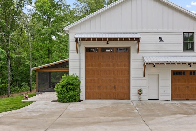 1440 Bowman Rd, Hixson, TN 37343 - garage featuring concrete driveway
