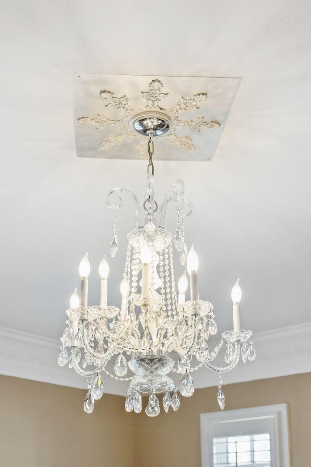 901 Fair St, Franklin, TN 37064 - detailed view of crown molding