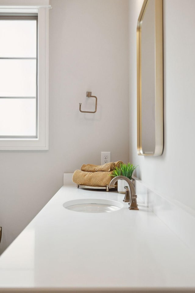 2143 White Poplar Ct, Murfreesboro, TN 37130 - bathroom featuring vanity