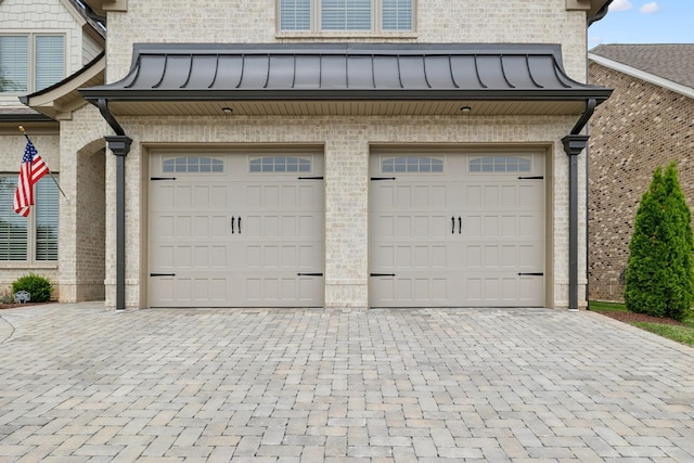 2143 White Poplar Ct, Murfreesboro, TN 37130 - garage with decorative driveway
