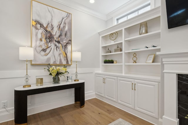 2143 White Poplar Ct, Murfreesboro, TN 37130 - detailed view of wood finished floors and ornamental molding