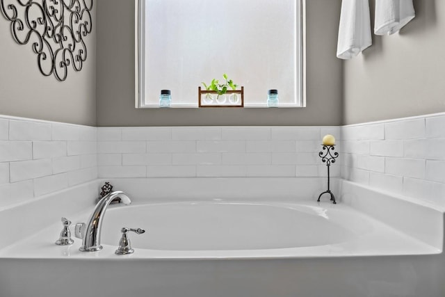 7211 Deervalley Dr, Fairview, TN 37062 - bathroom featuring a garden tub