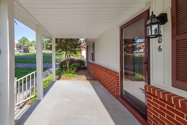 206 Crestland Dr, Columbia, TN 38401 - view of covered porch