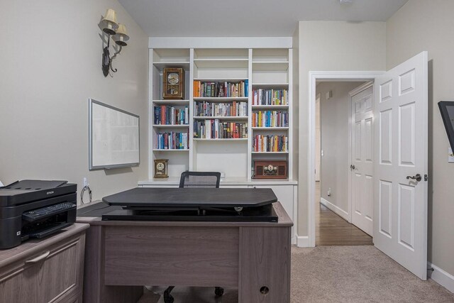 960 Caldwell Ln, Nashville, TN 37204 - home office with light colored carpet and baseboards