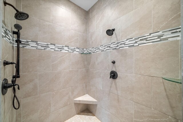 1161 Reda Dr, Clarksville, TN 37042 - full bath with a tile shower