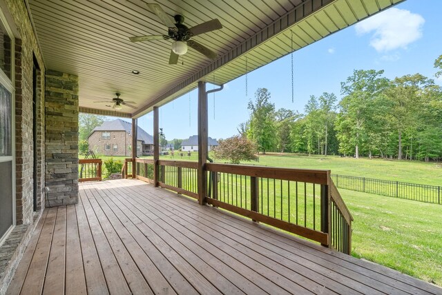 1161 Reda Dr, Clarksville, TN 37042 - deck with ceiling fan