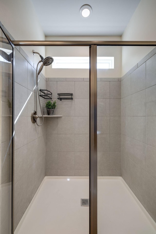 979 Carnation Dr, Spring Hill, TN 37174 - bathroom with a stall shower