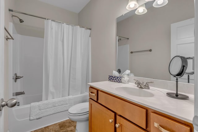 817 Tanager Pl, Lebanon, TN 37087 - full bath featuring shower / tub combo with curtain, toilet, and vanity