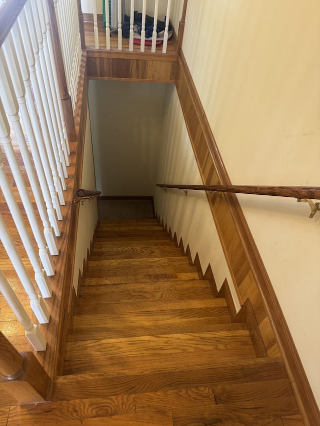 325 Lafayette Ct, Moss, TN 38575 - view of staircase