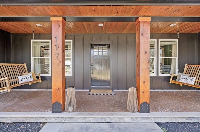 117 Park Cir, Columbia, TN 38401 - doorway to property featuring board and batten siding and a porch