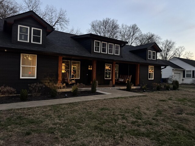 117 Park Cir, Columbia, TN 38401 - view of front of home featuring a porch, a front lawn, and a shingled roof