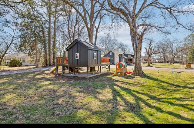 117 Park Cir, Columbia, TN 38401 - view of grassy yard with a playground