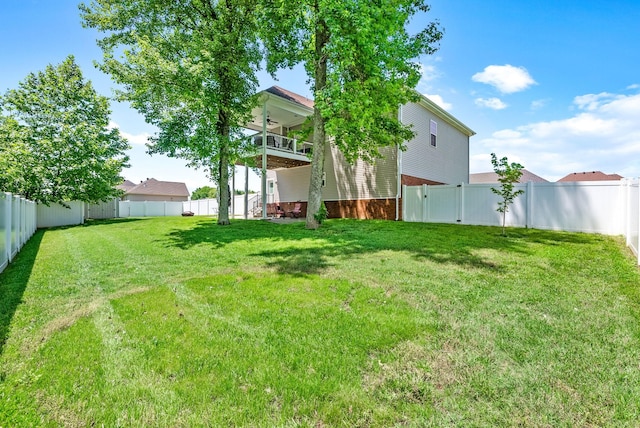 258 Bellshire Dr, Clarksville, TN 37043 - view of yard with a ceiling fan and a balcony