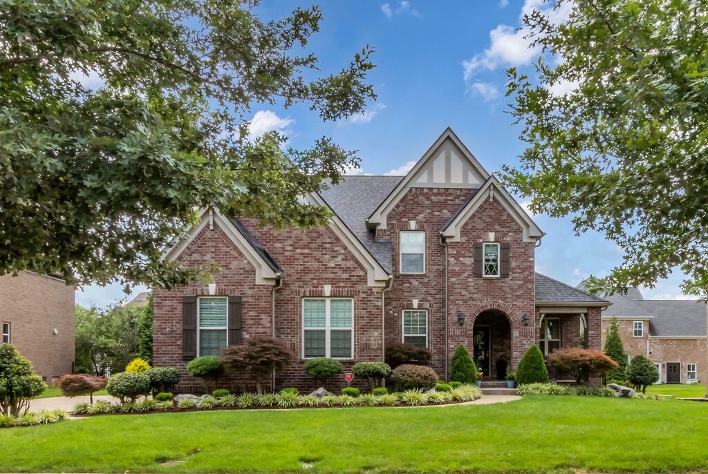 1812 Fairhaven Ln, Murfreesboro, TN 37128 - photo 1