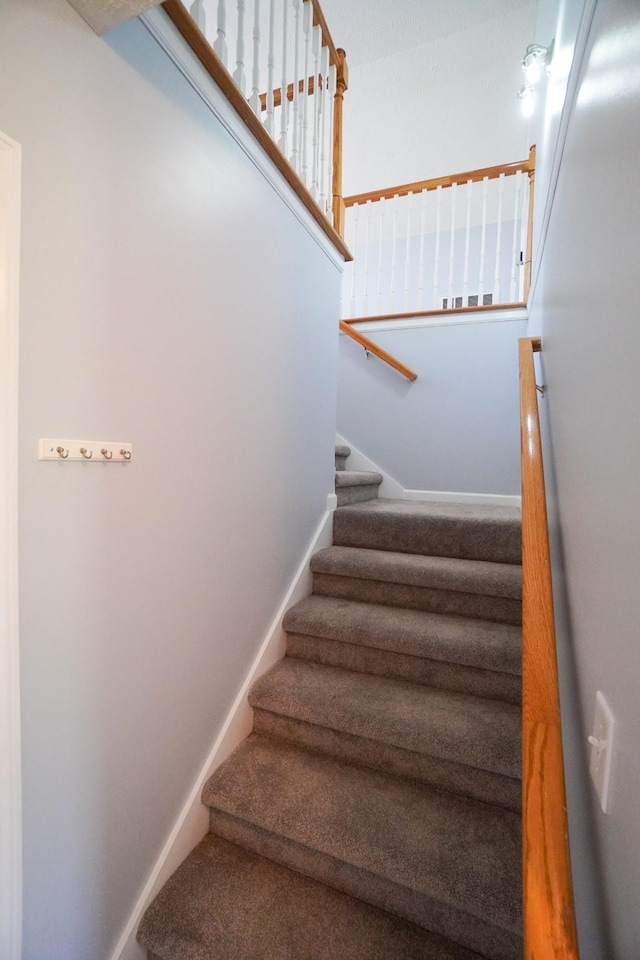 1009 Monticello Pl, Gallatin, TN 37066 - staircase featuring baseboards