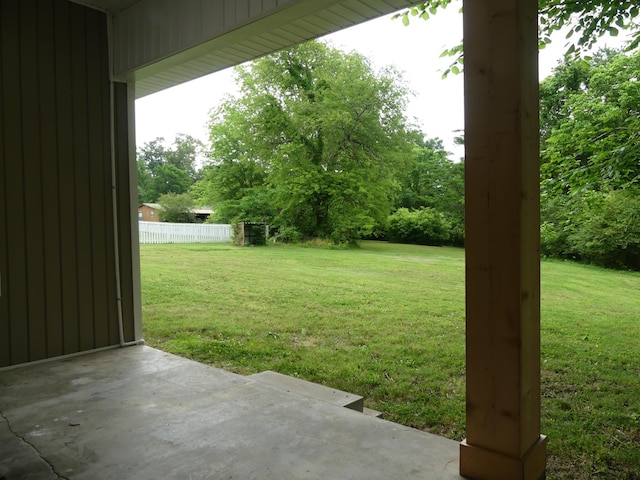 205 W 5th St, Parsons, TN 38363 - view of yard with a patio area