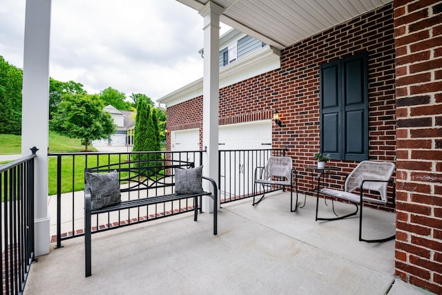 1820 Lanceford Ct, Franklin, TN 37067 - view of patio / terrace with a garage