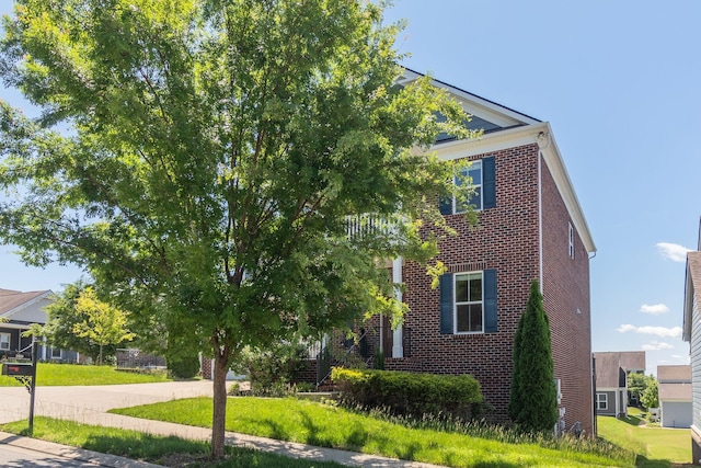 1820 Lanceford Ct, Franklin, TN 37067 - view of front facade featuring brick siding and a front lawn