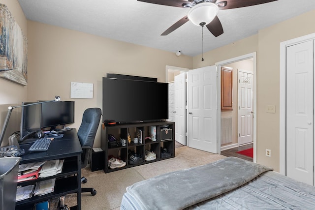 862 College St, Portland, TN 37148 - bedroom with carpet floors, a desk, and a ceiling fan