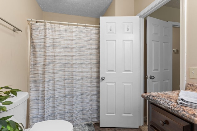 862 College St, Portland, TN 37148 - full bath featuring toilet and curtained shower