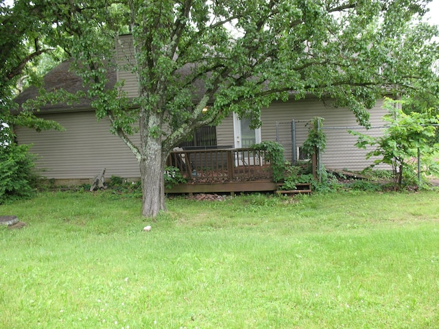 6225 Mount View Rd, Antioch, TN 37013 - view of green lawn featuring a deck