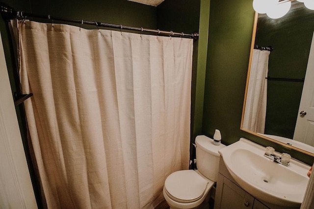 800 Riverside Dr, Columbia, TN 38401 - bathroom featuring toilet and vanity