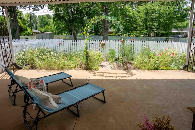 4011 Sheddan Dr, Columbia, TN 38401 - view of patio / terrace