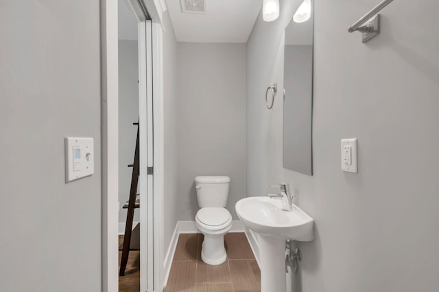 801 Lancaster Way, Nashville, TN 37212 - half bathroom with toilet and baseboards