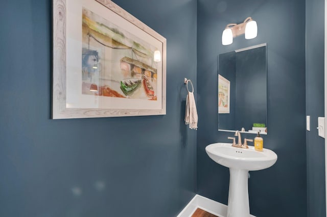 801 Lancaster Way, Nashville, TN 37212 - bathroom featuring baseboards and wood finished floors