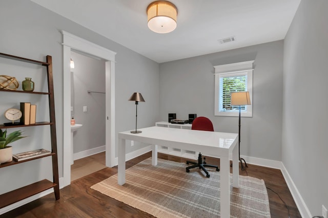801 Lancaster Way, Nashville, TN 37212 - home office featuring dark wood-type flooring and baseboards