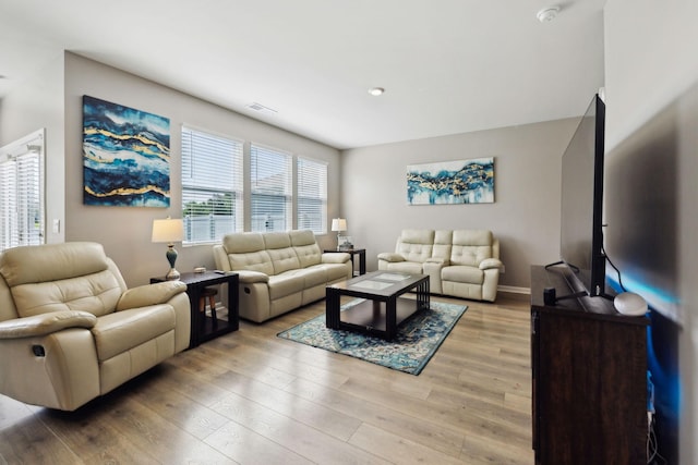 866 Long Leaf Rd, Lebanon, TN 37087 - living area with wood finished floors