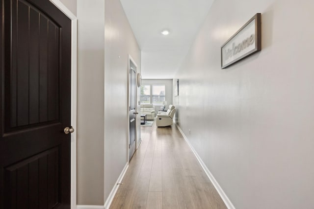 866 Long Leaf Rd, Lebanon, TN 37087 - hall with light wood finished floors, baseboards, and recessed lighting