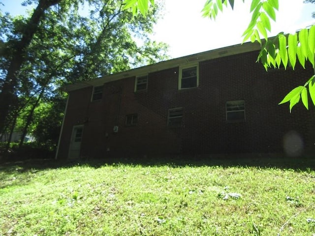 107 Jay Cir, Clarksville, TN 37040 - back of property with a lawn
