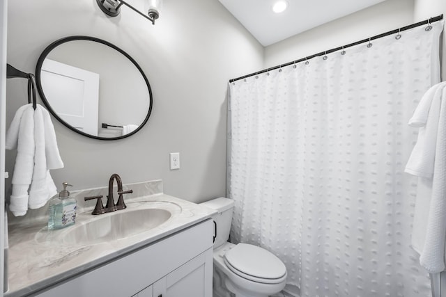 1103 Chagford Dr, Clarksville, TN 37043 - bathroom with toilet, vanity, recessed lighting, and curtained shower