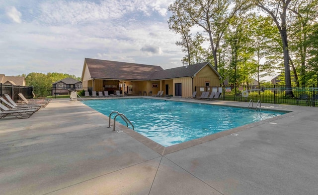 1103 Chagford Dr, Clarksville, TN 37043 - community pool featuring a patio