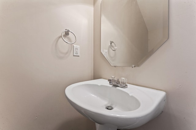 304 Shoshone Pl, Murfreesboro, TN 37128 - bathroom featuring a sink