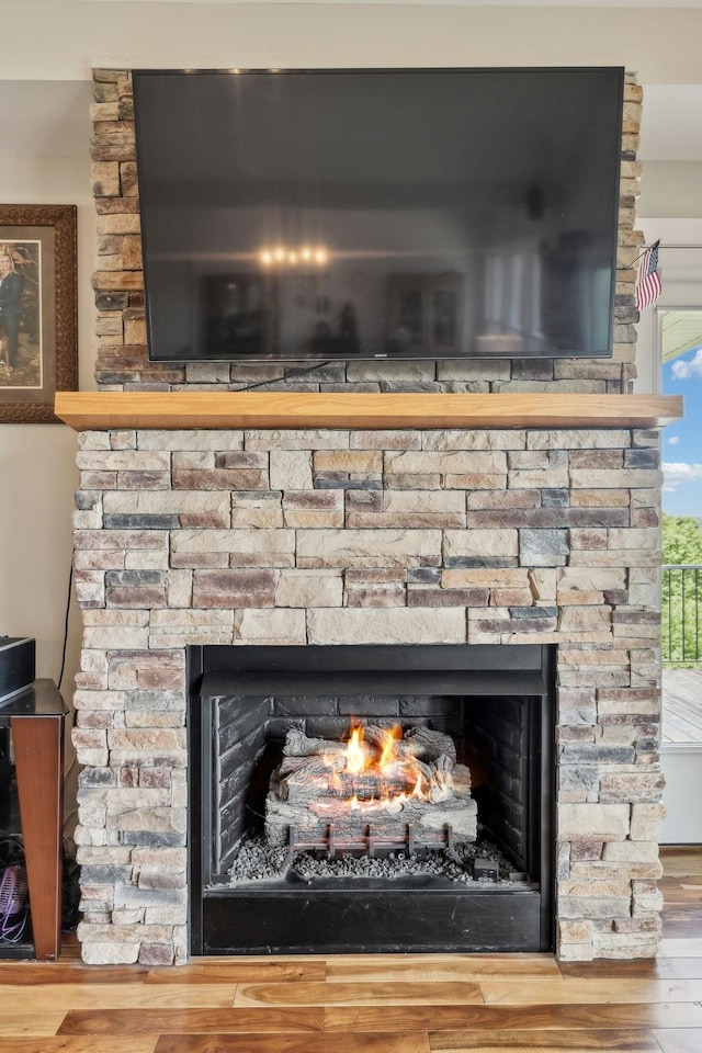 225 Ferguson Creek Rd, Sparta, TN 38583 - detailed view of wood finished floors and a fireplace