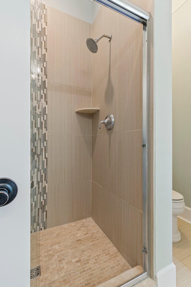 2111 Lovelace Ln, Murfreesboro, TN 37130 - full bath featuring a shower stall and toilet