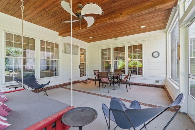 2111 Lovelace Ln, Murfreesboro, TN 37130 - view of patio / terrace with outdoor dining area and ceiling fan