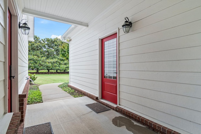 2111 Lovelace Ln, Murfreesboro, TN 37130 - property entrance featuring a patio area