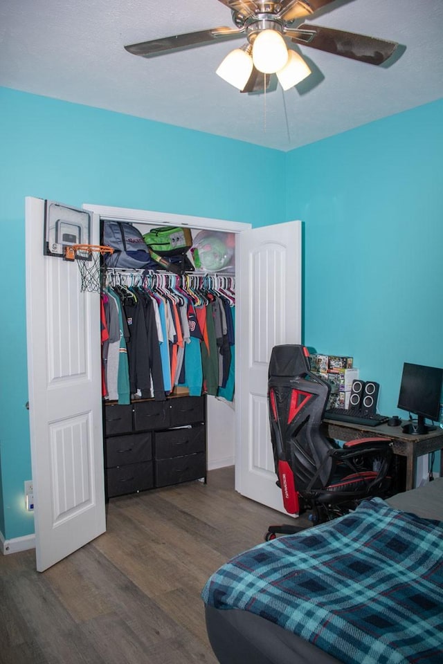 112 Read Tavern Rd, Hendersonville, TN 37075 - bedroom featuring wood finished floors, ceiling fan, baseboards, and a closet