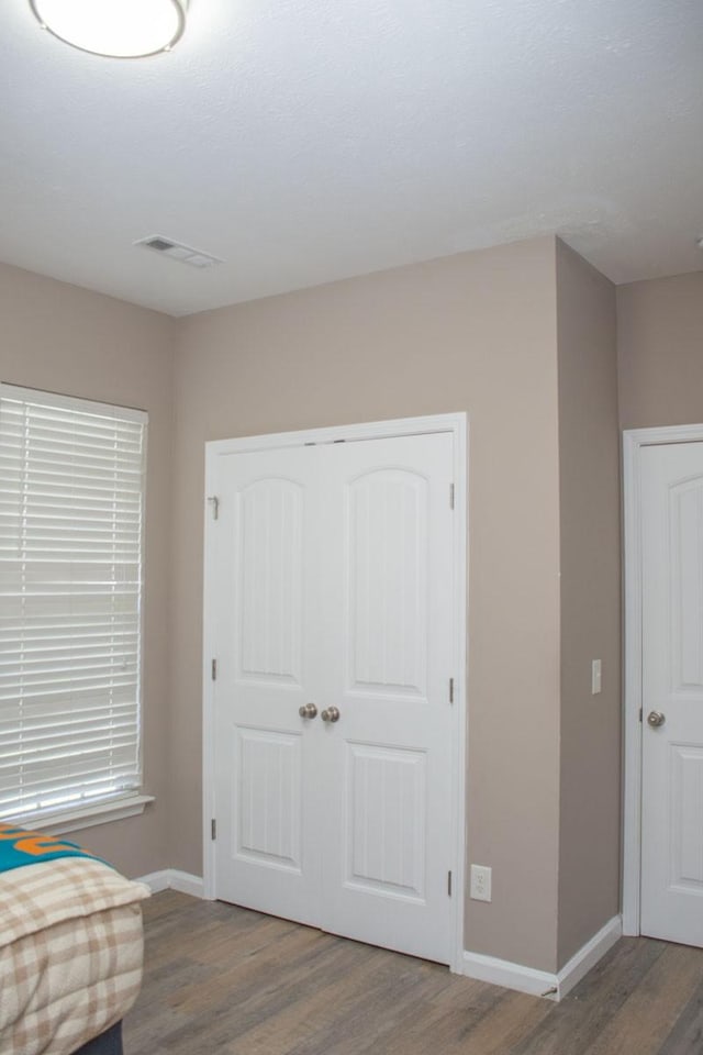 112 Read Tavern Rd, Hendersonville, TN 37075 - bedroom featuring wood finished floors, baseboards, and a closet