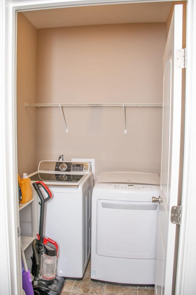112 Read Tavern Rd, Hendersonville, TN 37075 - laundry room with washing machine and clothes dryer