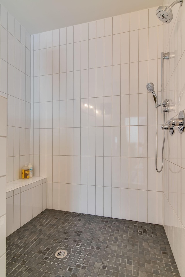 2001 Convent Pl Unit 7, Nashville, TN 37212 - full bath featuring a tile shower and tile patterned flooring