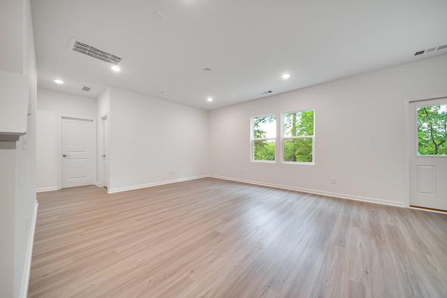 316 Deacon Ln, White House, TN 37188 - empty room featuring light wood-style floors, baseboards, and recessed lighting