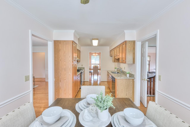 2519 Regency Park Dr, Murfreesboro, TN 37129 - dining space featuring light wood-style flooring, crown molding, and radiator heating unit