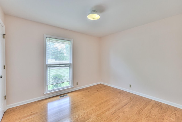 2519 Regency Park Dr, Murfreesboro, TN 37129 - unfurnished room with light wood-style flooring, healthy amount of natural light, and baseboards